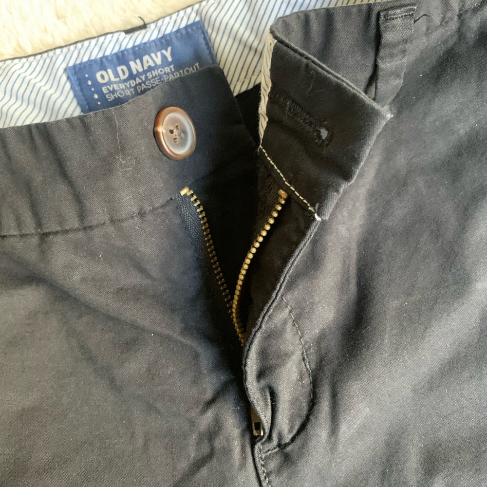 Like new Old Navy shorts - Picture 3 of 7